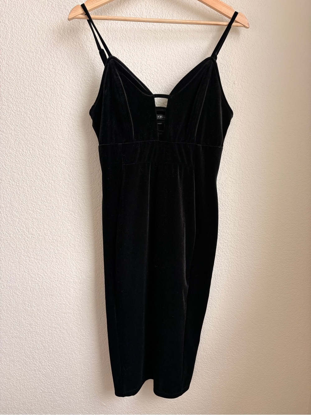 Black Velvet Spaghetti-Strap Dress knee length